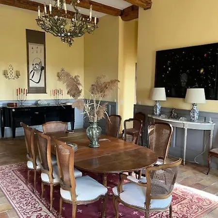 Дом отдыха Spacieux Mas Provencale Саррьян